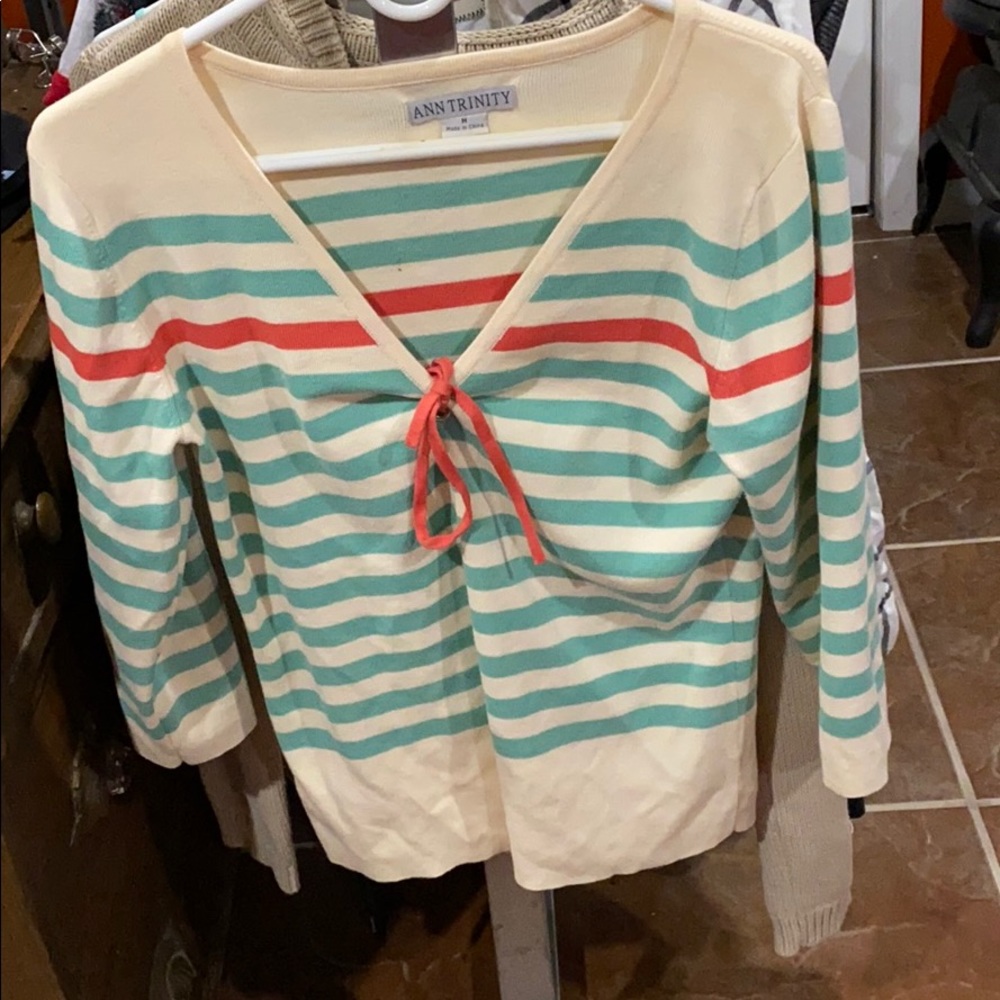 Ann Trinity sweater SZ Medium